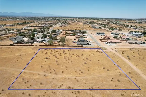 29 Little Beaver, Apple Valley, CA 92307