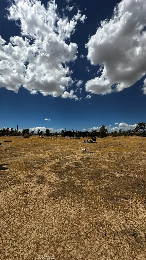 58824 Mesa Dr, Yucca Valley, CA 92284