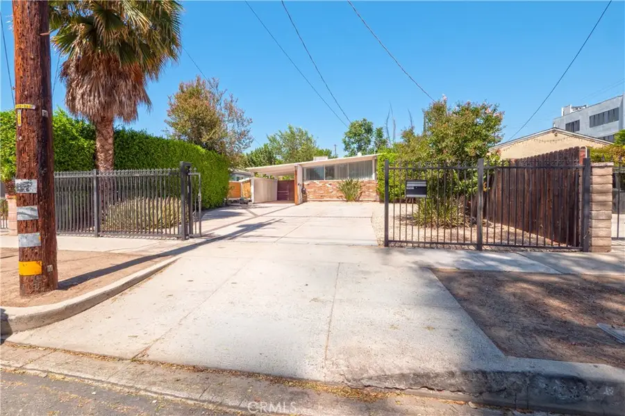 18527 Napa Street, Northridge, CA 91324 - #3