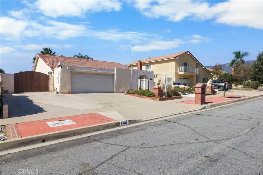 1307 Maywood, Upland, CA 91786 - #2