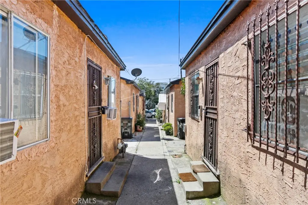 2015 Pennsylvania Avenue, Los Angeles, CA 90033 - #1