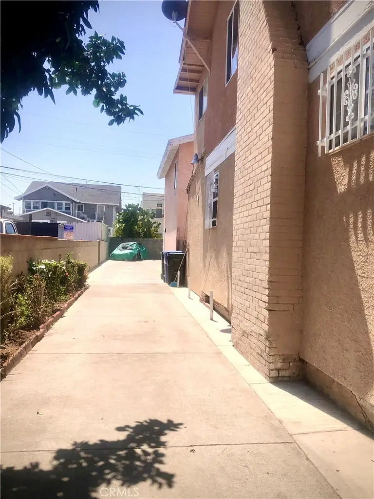 602 W 40th Place, Los Angeles, CA 90037 - Image #3