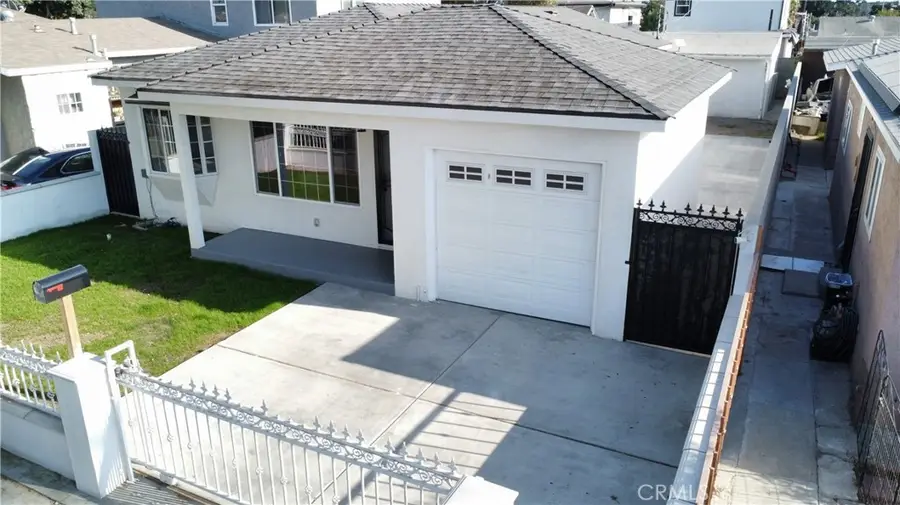 1402 E O, Wilmington, CA 90744 - #2