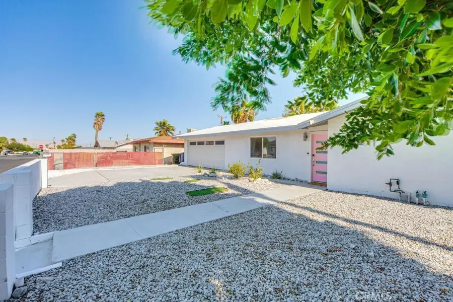 431 W Avenida Cerca, Palm Springs, CA 92262 - #2