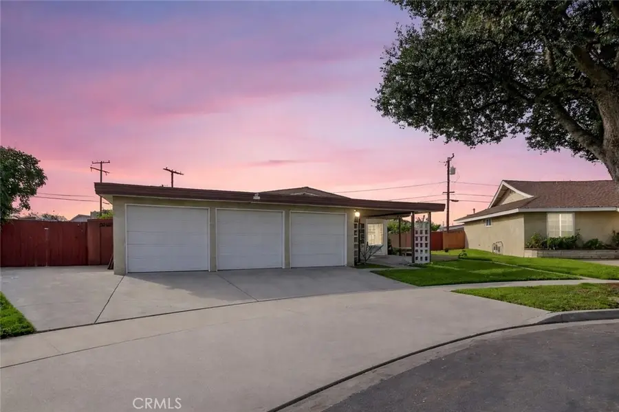 203 N Royal Place, Anaheim, CA 92806 - Image #2