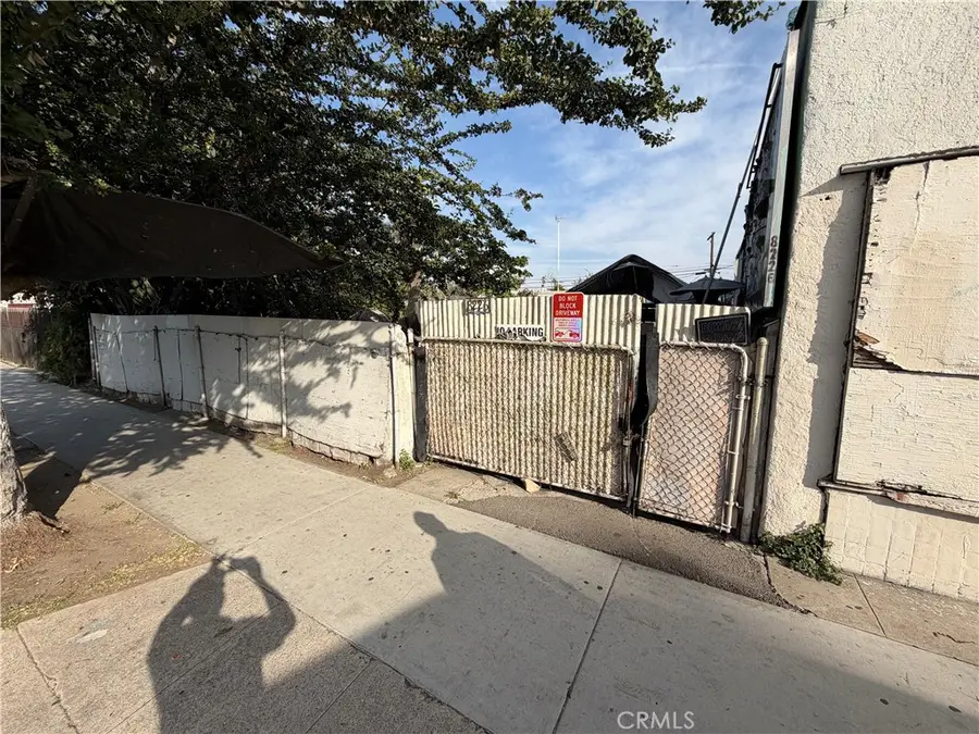 8226 S Main, Los Angeles, CA 90003 - Image #2