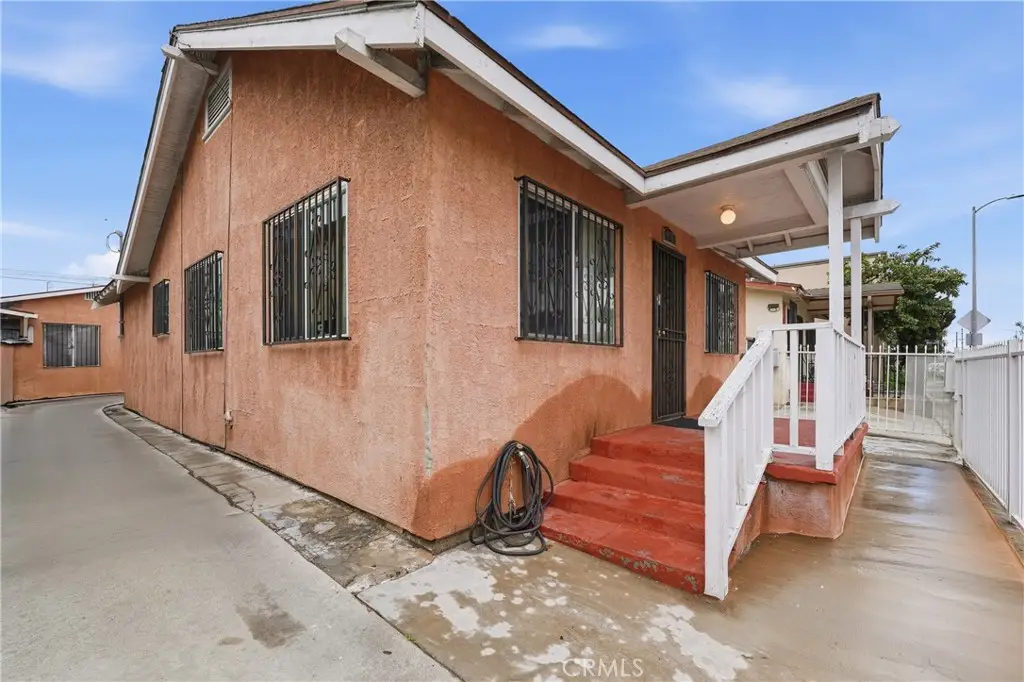 915 W Gage, Los Angeles, CA 90044 - #1