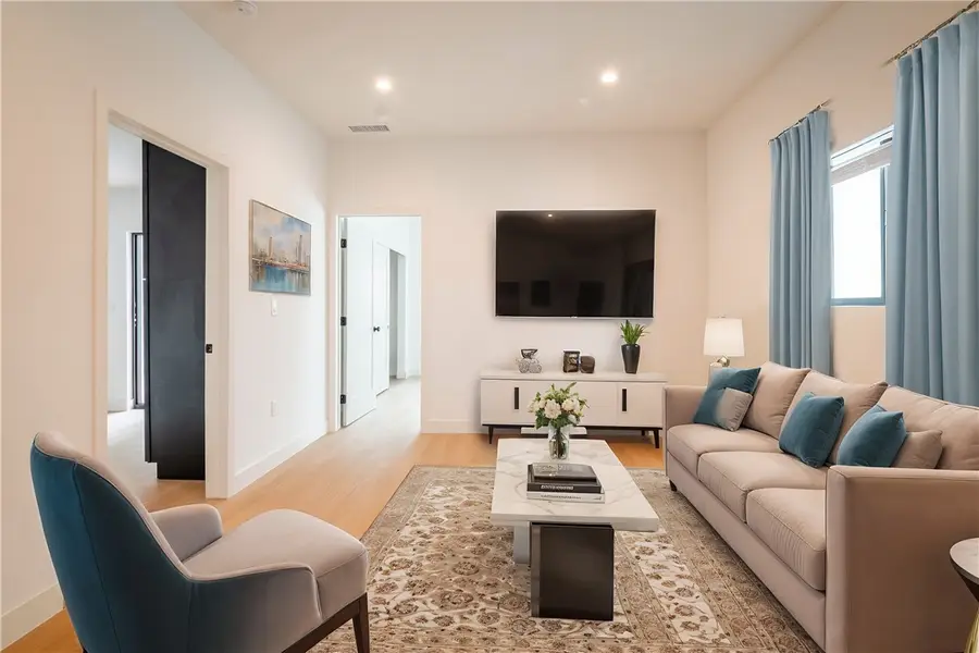 351 S Catalina, Los Angeles, CA 90020 - Image #3