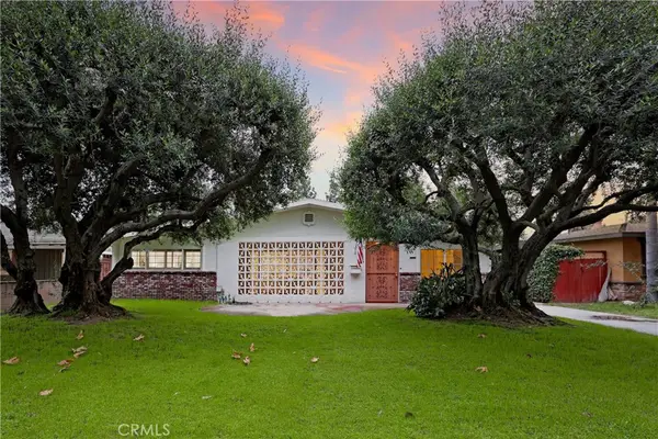 7333 Via Rio Nido, Downey, CA 90241