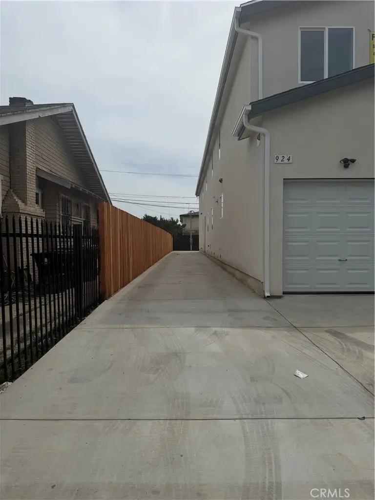 926 W 75th, Los Angeles, CA 90044 - #1