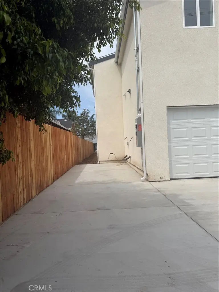 926 W 75th, Los Angeles, CA 90044 - #2