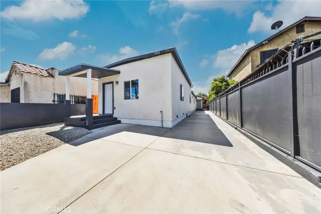 1/2 W Century Boulevard, Los Angeles, CA 90003 - #1