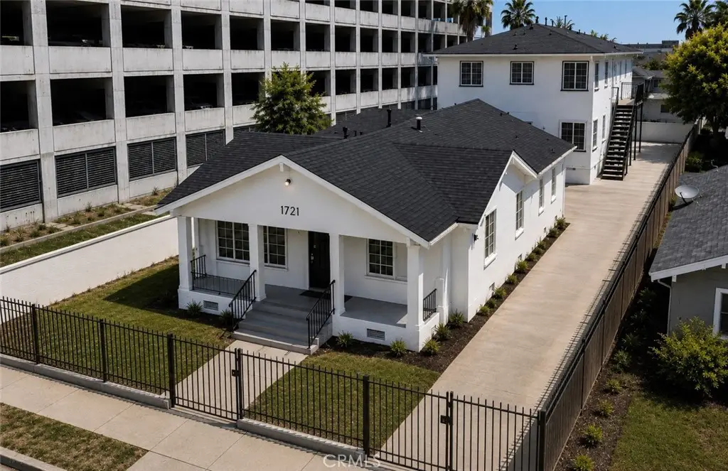 925 W 84th, Los Angeles, CA 90044 - #1