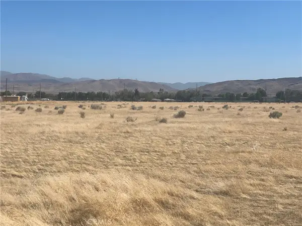 12 Avenue P-8, Palmdale, CA 93552