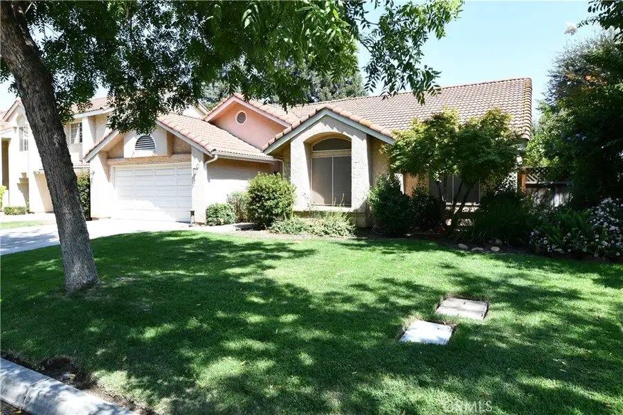 9260 N Green Meadows Lane, Fresno, CA 93720 - Image #2