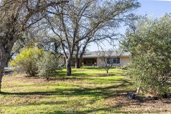 41443 Roaring River Court, Coarsegold, CA 93614