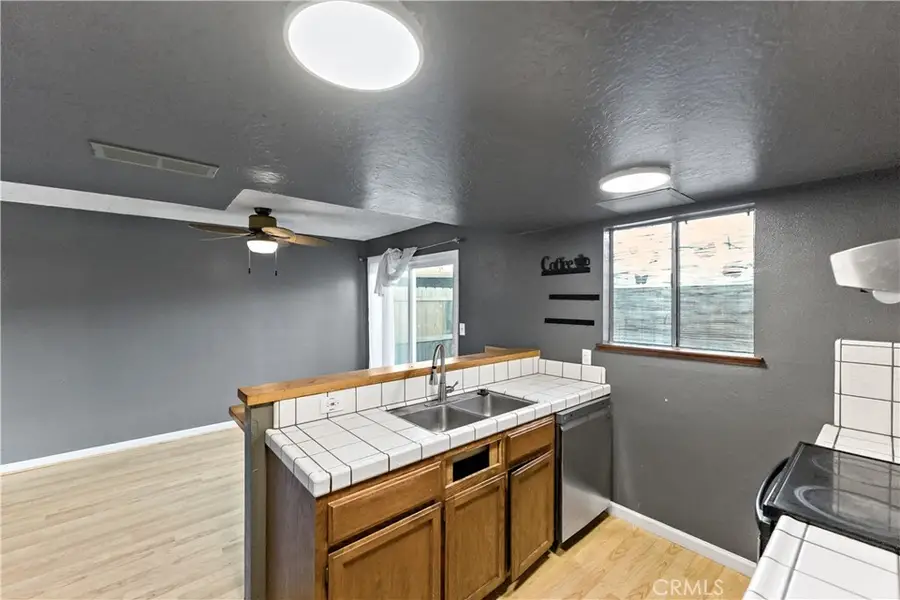 5188 W Ashlan, Fresno, CA 93727 - #3