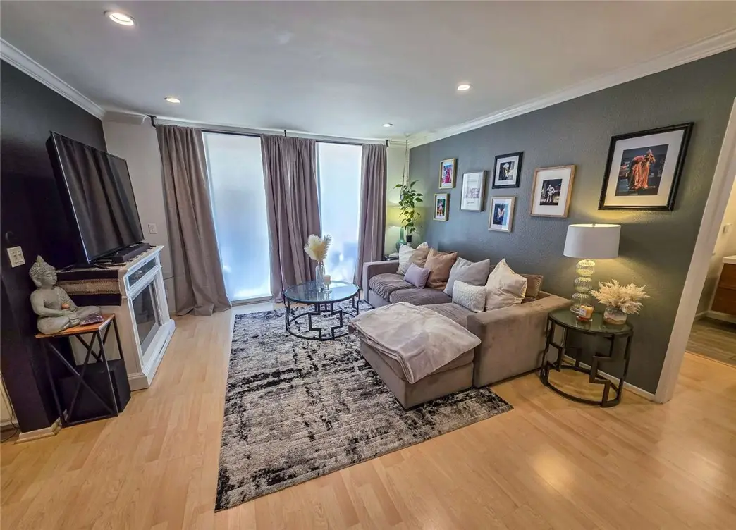 5429 Newcastle Avenue #211, Encino, CA 91316 - #1