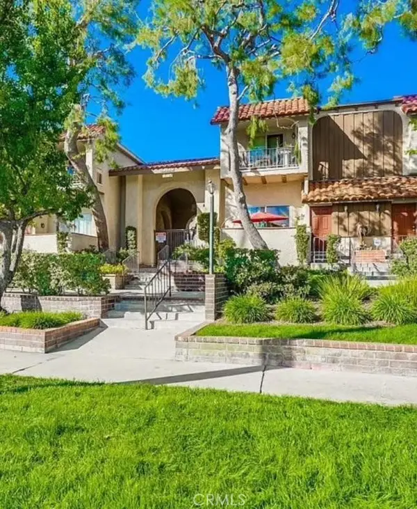 19545 Sherman Way #44, Reseda, CA 91335