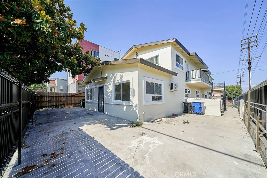 1103 S Hobart Boulevard, Los Angeles, CA 90006 - Image #1