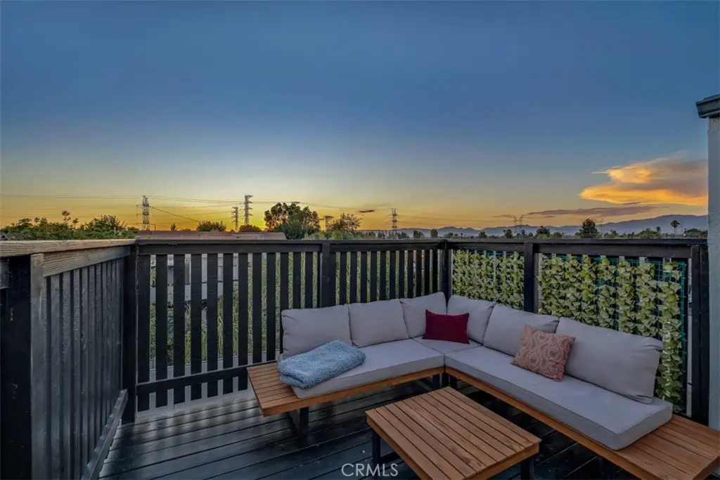 18645 Hatteras Street #230, Tarzana, CA 91356 - Image #1