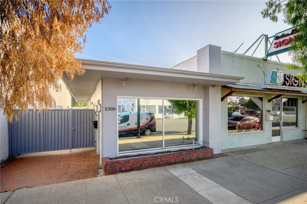 2304 W Burbank Boulevard, Burbank, CA 91506 - #1