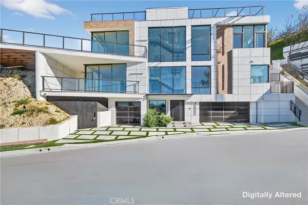 4016 Oakfield Dr, Sherman Oaks, CA 91423