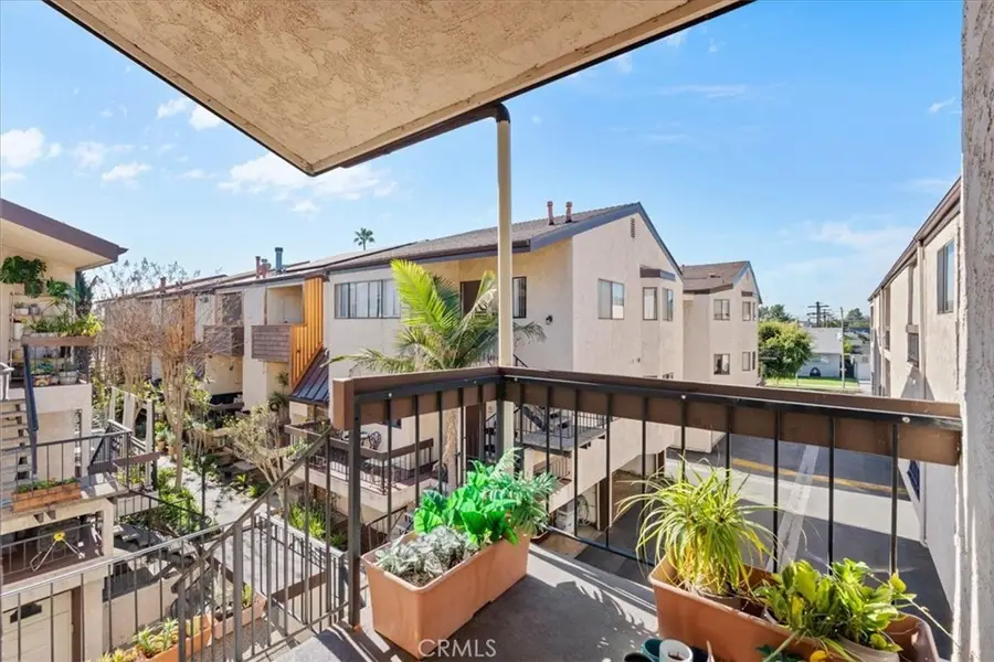 320 Mchenry Road #23, Glendale, CA 91206 - Image #3