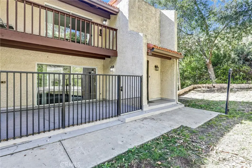 8038 Via Pompeii, Burbank, CA 91504 - #1