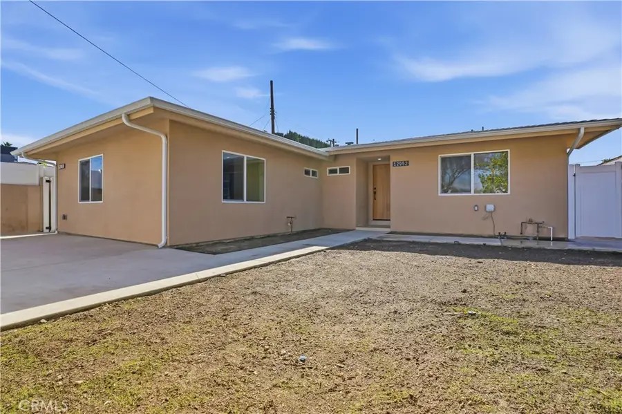 12952 Elkwood, North Hollywood, CA 91605 - Image #2