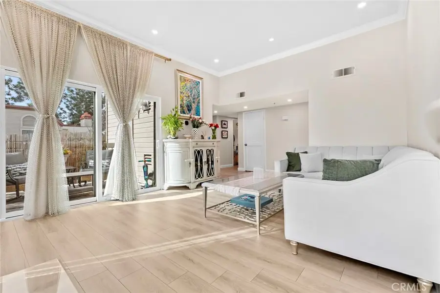 427 E Orange Grove Ave #301, Burbank, CA 91501 - #2