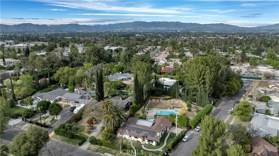 19943 Oxnard, Woodland Hills, CA 91367 - #3