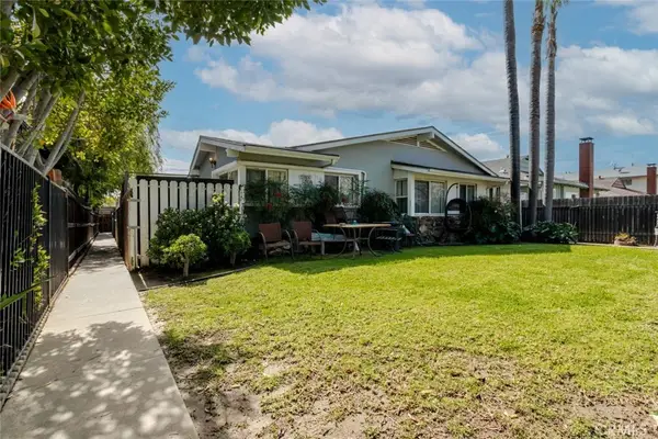 12806 Oxnard Street, North Hollywood, CA 91606