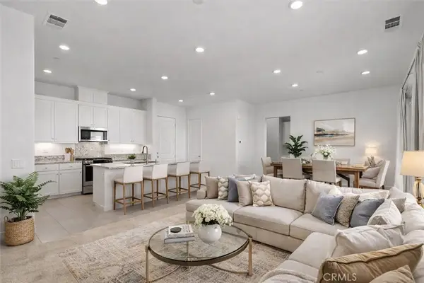 27410 Merlin Place #305, Valencia, CA 91381