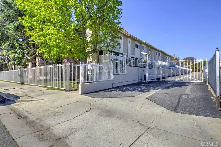 10155 De Soto, Chatsworth, CA 91311 - #3