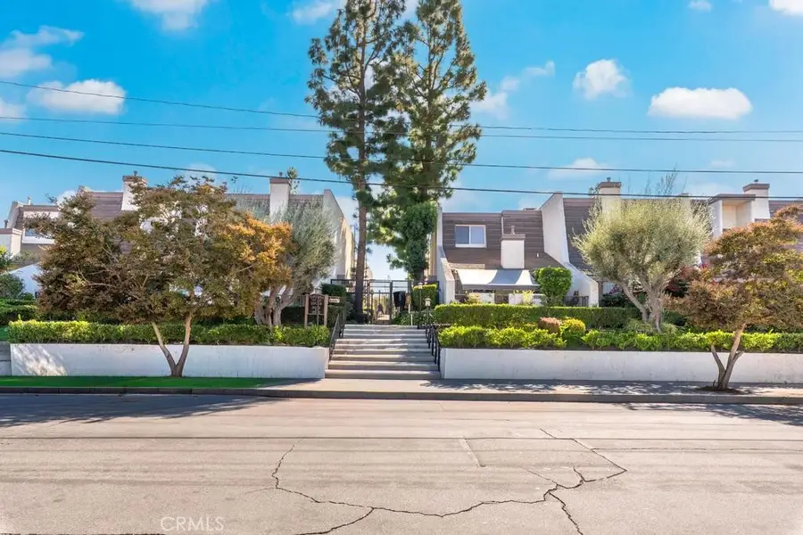 18340 Collins, Tarzana, CA 91356 - #3