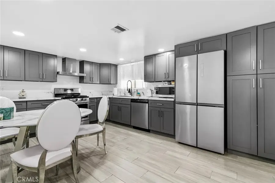 8801 Cedros Avenue #7, Panorama City, CA 91402 - #2