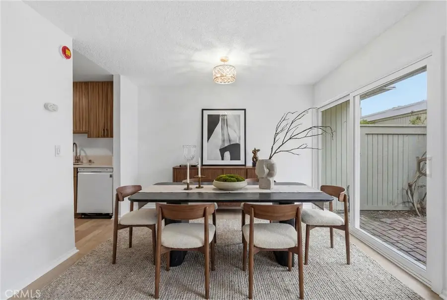22137 Burbank #3, Woodland Hills, CA 91367 - #2