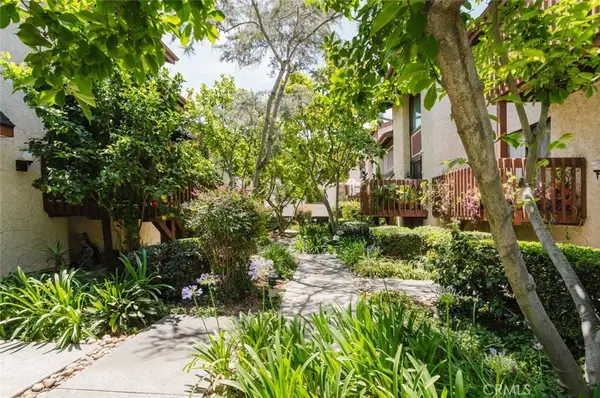 13942 Oxnard Street, Valley Village, CA 91401