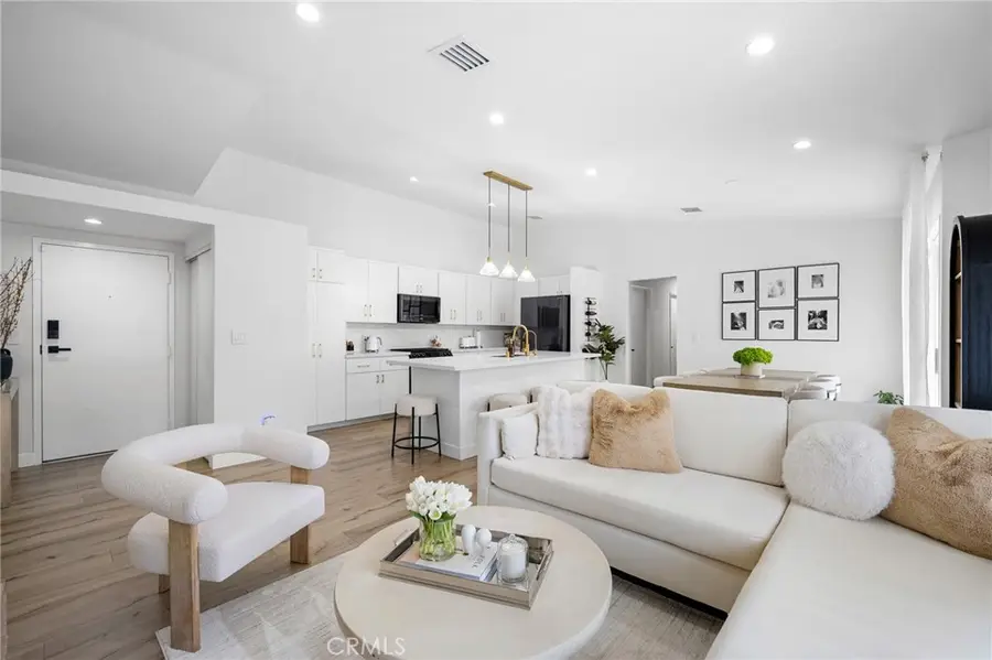 11300 Foothill Boulevard #63, Sylmar, CA 91342 - #2