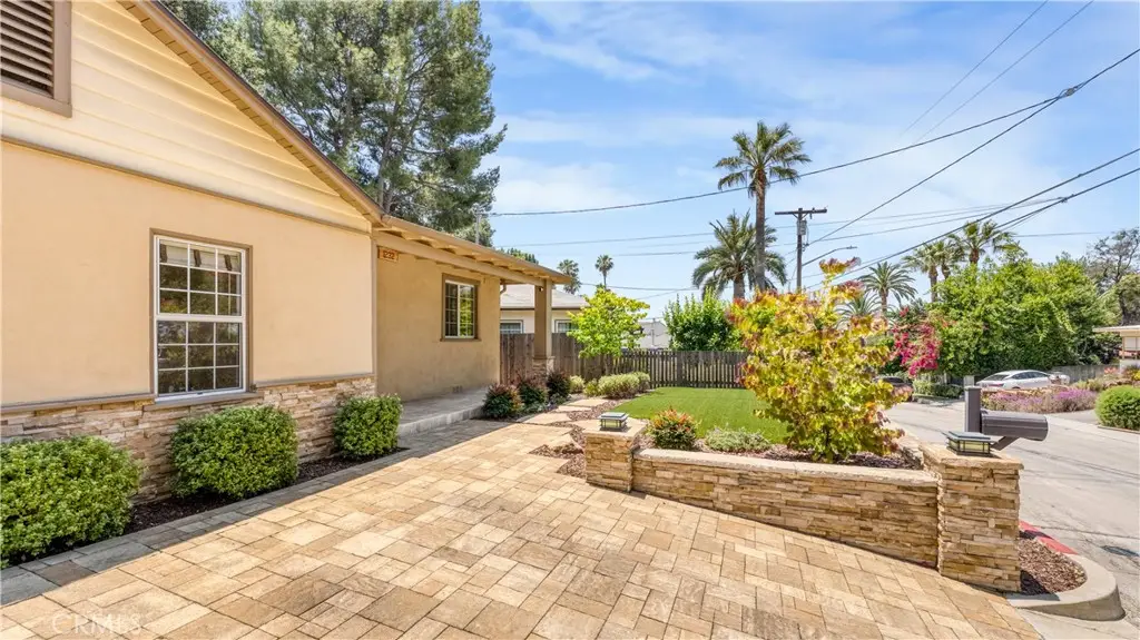 1232 E Elmwood Avenue, Burbank, CA 91501 - #1