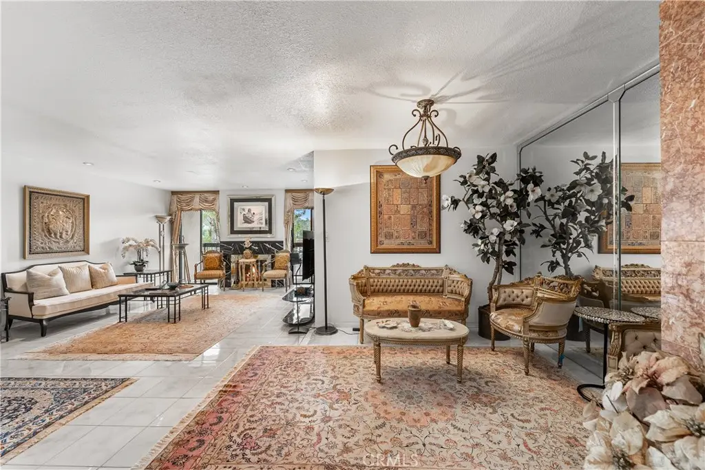 1745 Holly #302, Glendale, CA 91206 - #1