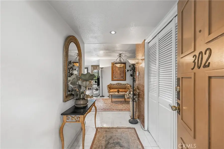1745 Holly #302, Glendale, CA 91206 - #3