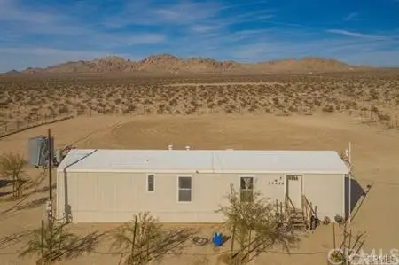 39626 E End Road, Lucerne Valley, CA 92356