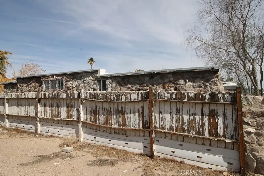 1233 Desert Drive, Needles, CA 92363 - Image #3