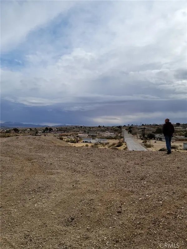 4 P Street, Barstow, CA 82311