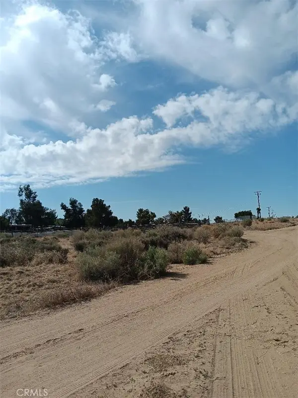 6727 Coyote Road, Phelan, CA 92371