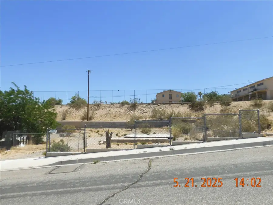 524 Pioneer Street, Barstow, CA 92311 - #2