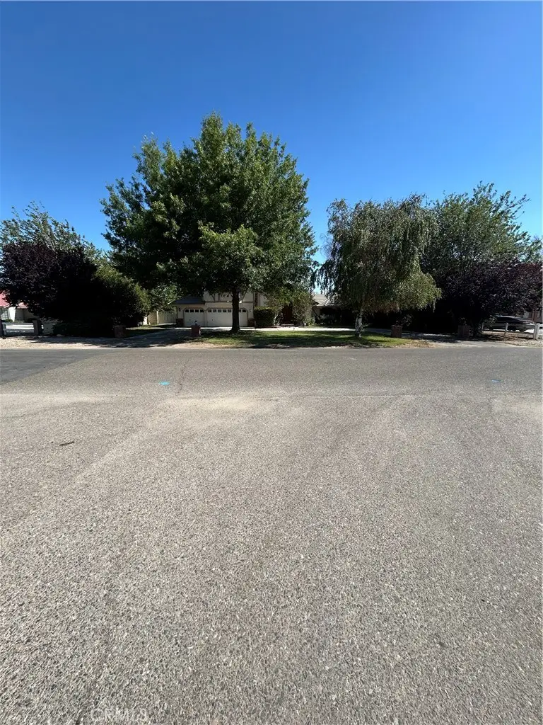 18995 Appaloosa Road, Apple Valley, CA 92308 - Image #2