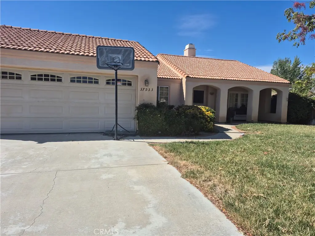 37933 Calcedony, Palmdale, CA 93552 - #1